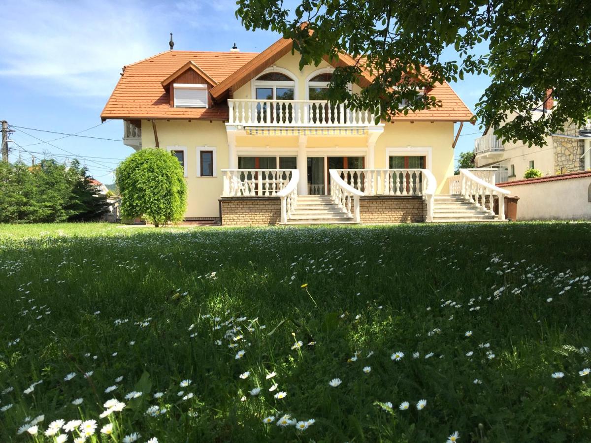 Csók Apartmanház - B&B Balatonfüred