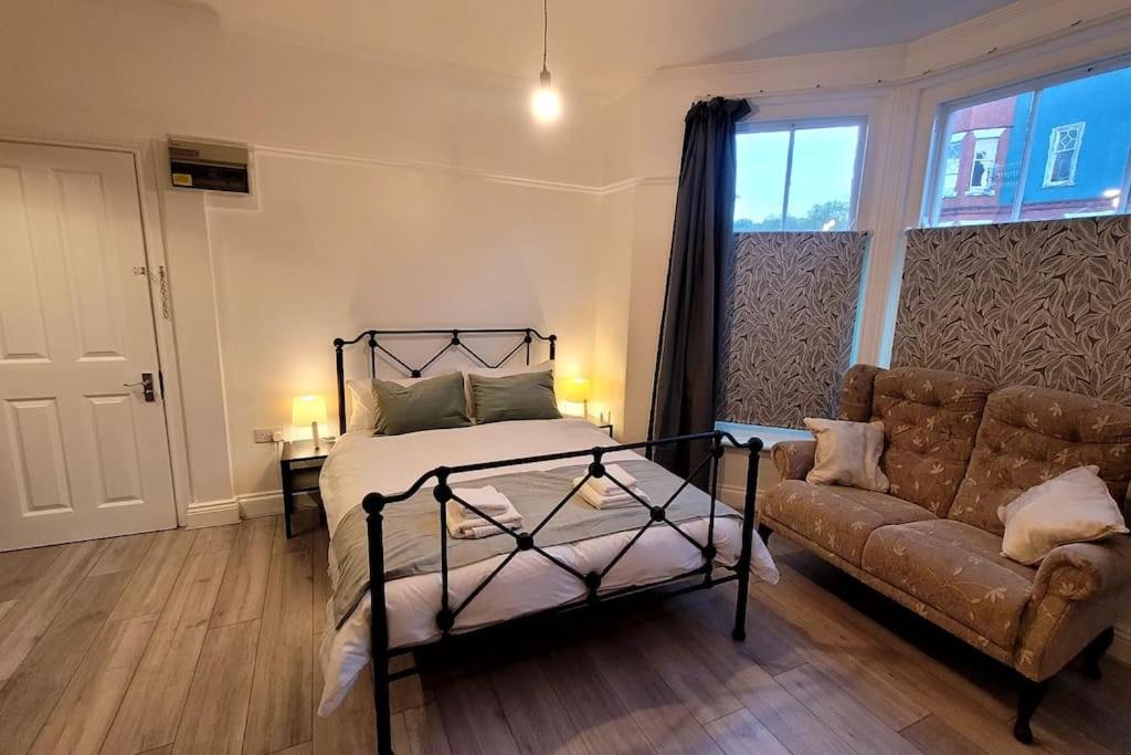 B&B Llandrindod Wells - Sunnyside Studio Apartment - Bed and Breakfast Llandrindod Wells