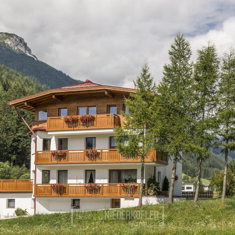 Ottohof - Morgenrot - Bed and Breakfast Brenner