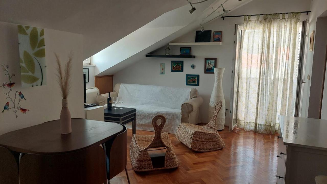 Appartamento con 2 Camere da Letto e Balcone