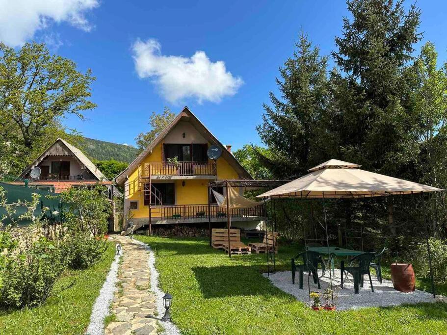 Cosy Mountain Villa in Nizepole - Chambres d’hôtes Bitola
