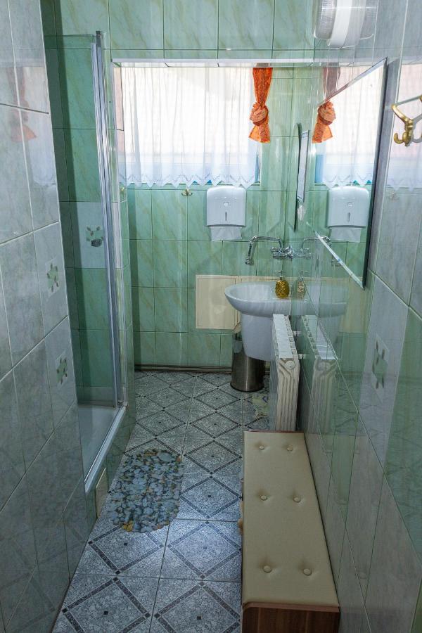 Single Room with Shared Bathroom