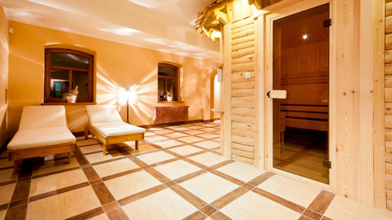 Przystanek Bavaria - Sauny, parking oraz wstep do Parku Bajek w cenie! - B&B