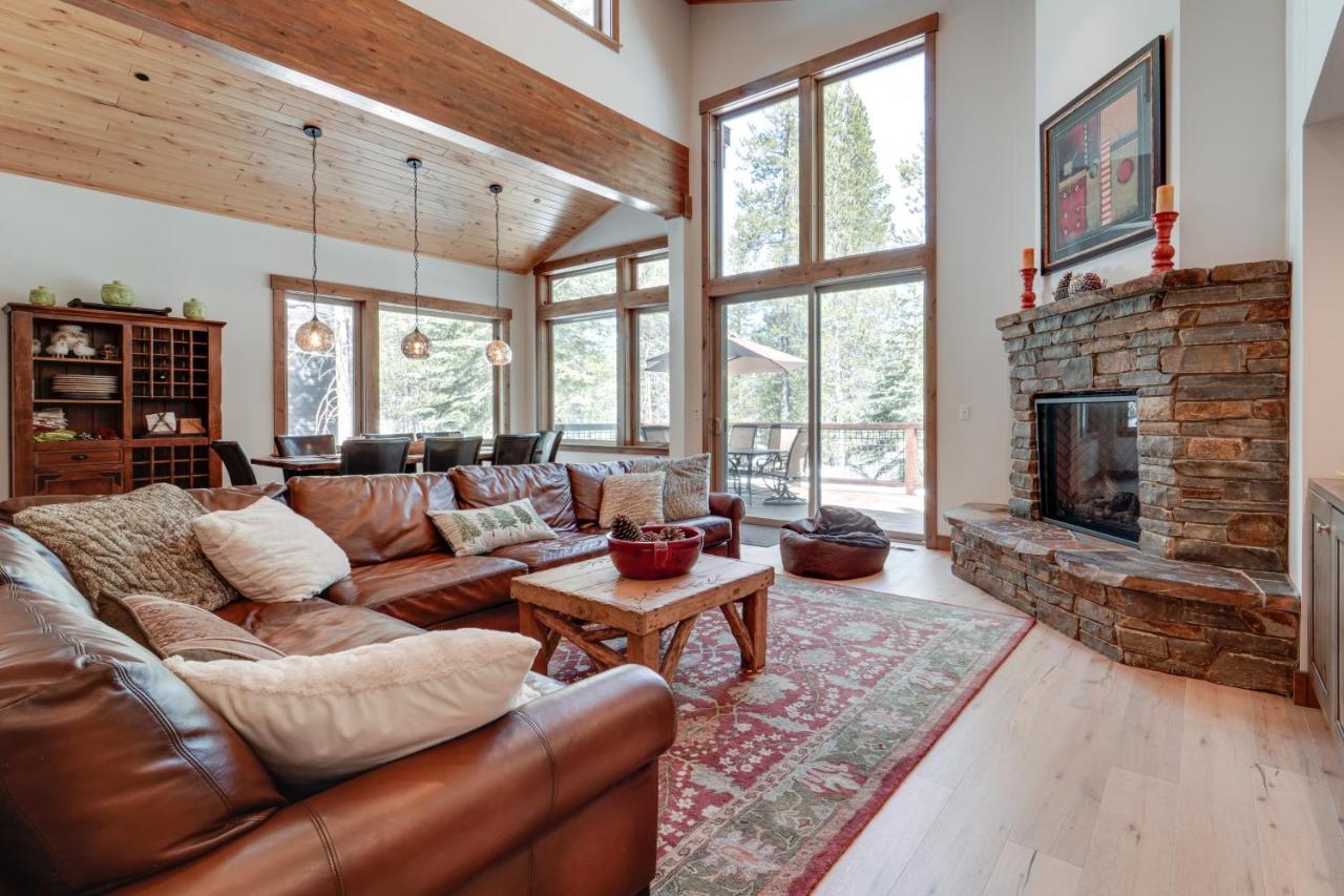 B&B Truckee - Luxurious Tahoe Donner Home with Golf Course Views! - Bed and Breakfast Truckee