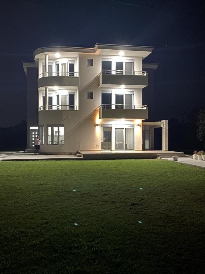 B&B Ulcinj - Hamptons Village Apartments Ada Bojana - Bed and Breakfast Ulcinj