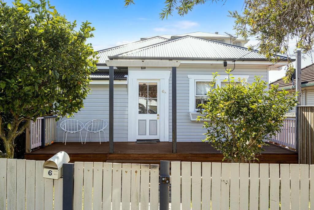 B&B Redcliffe - 2-bedroom Cottage in Redcliffe - 6A - Bed and Breakfast Redcliffe