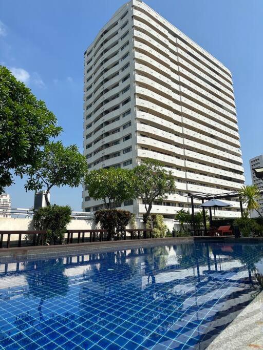 Delightful Condo in Central location at Sukhumvit 49 - Chambres d’hôtes Bangkok