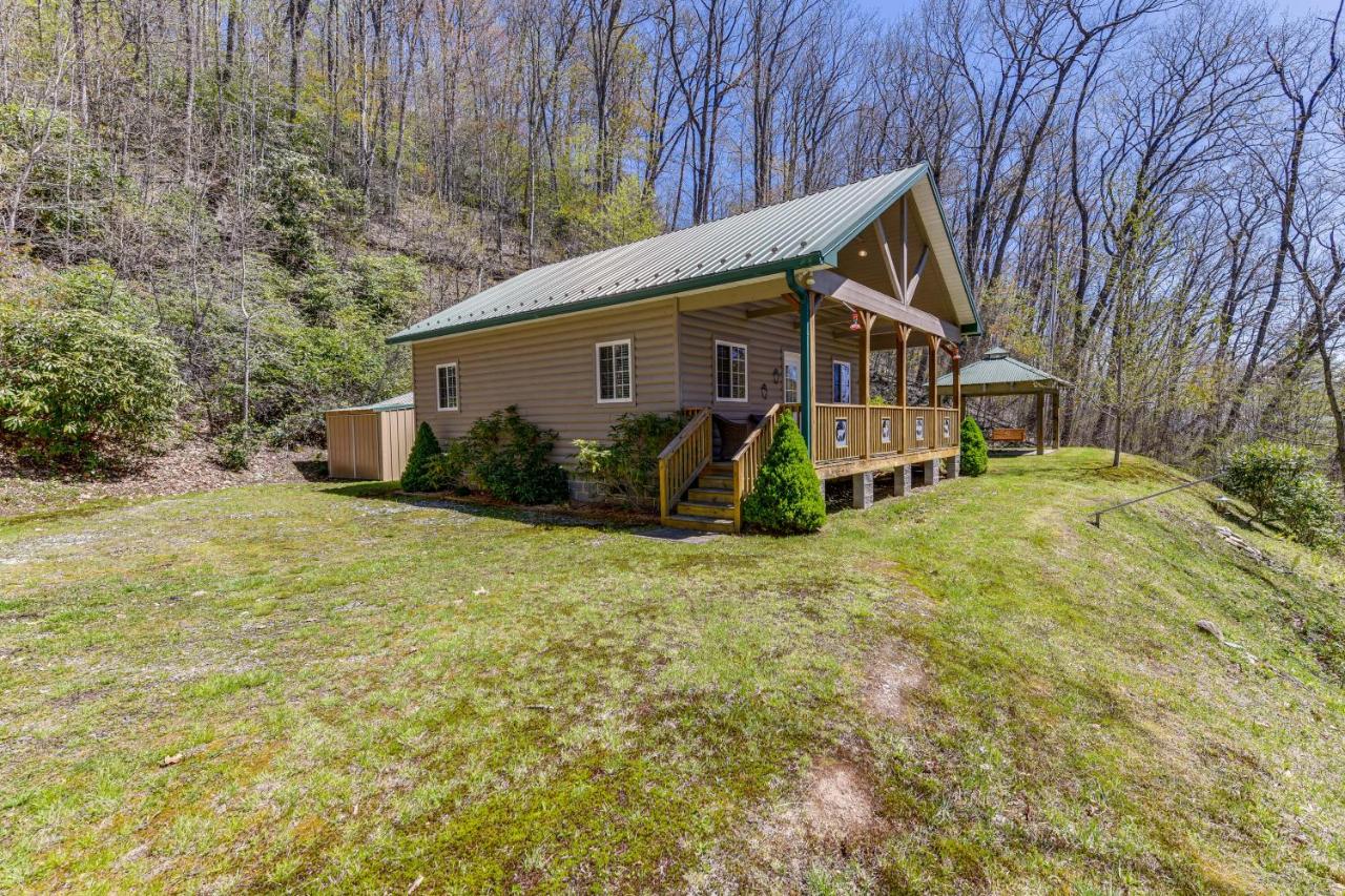 B&B Maggie Valley - Hillside Cabin and Grill - Near Smoky Mountains - Bed and Breakfast Maggie Valley