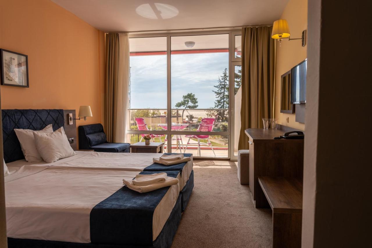 Tweepersoonskamer met 2 Aparte Bedden en Balkon - Uitzicht op Zee