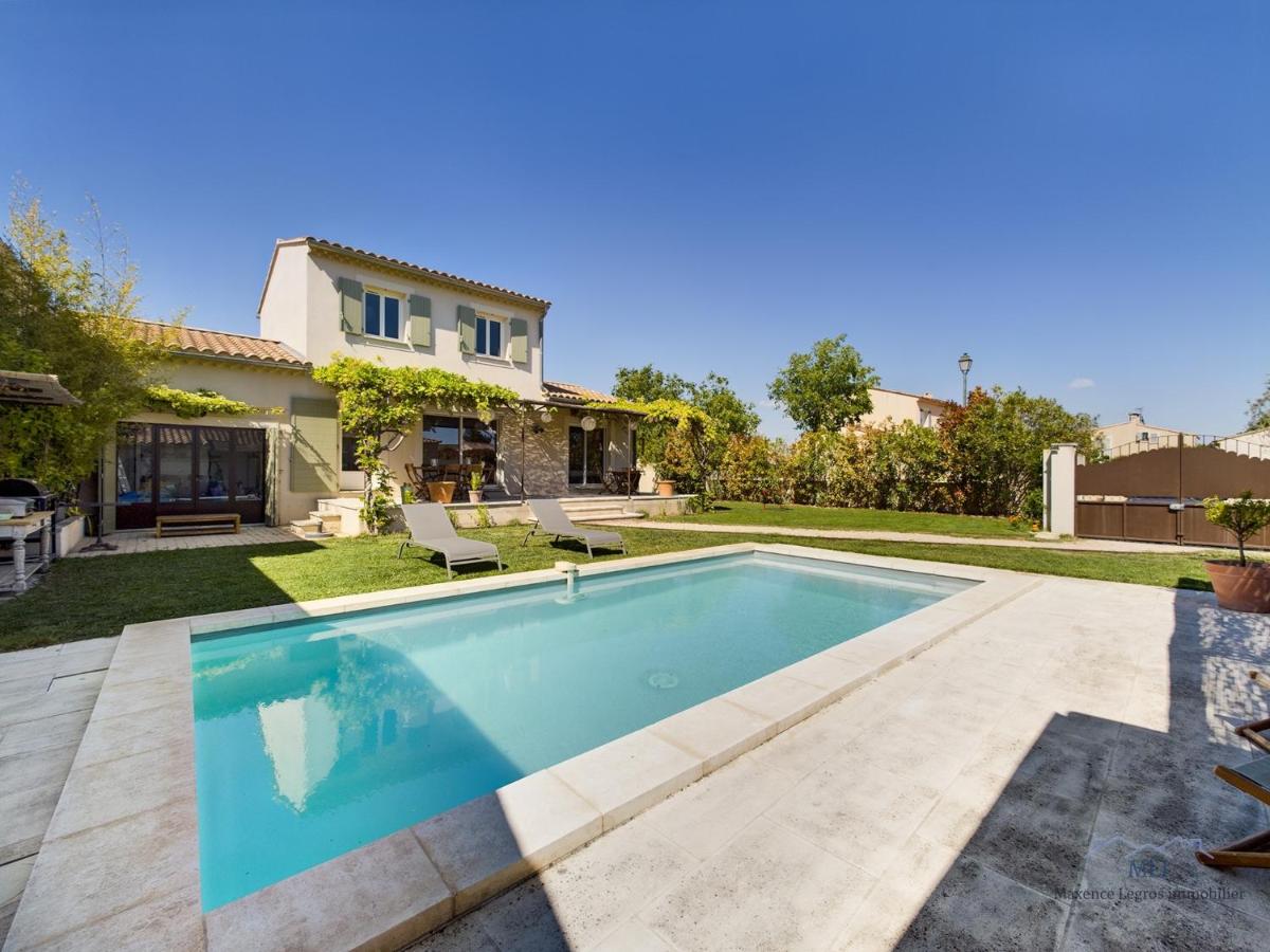 Villa Calisse, 6 personnes à Maillane - Bed and Breakfast