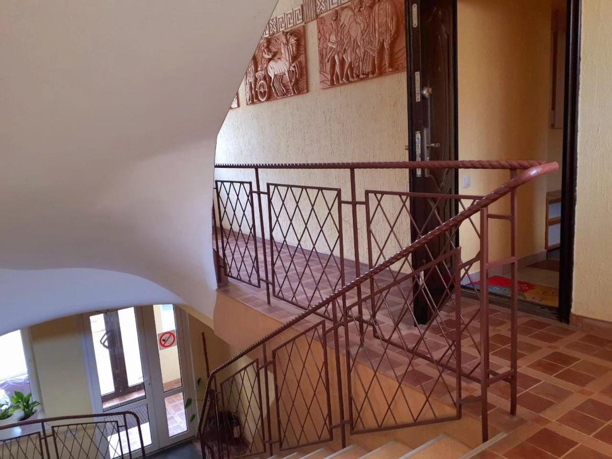 Великі апартаменти в Авторському котеджі - Chambres d’hôtes Odessa