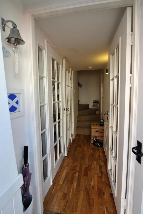 Oyster Cottage- relaxing retreat by the sea - Bed and Breakfast