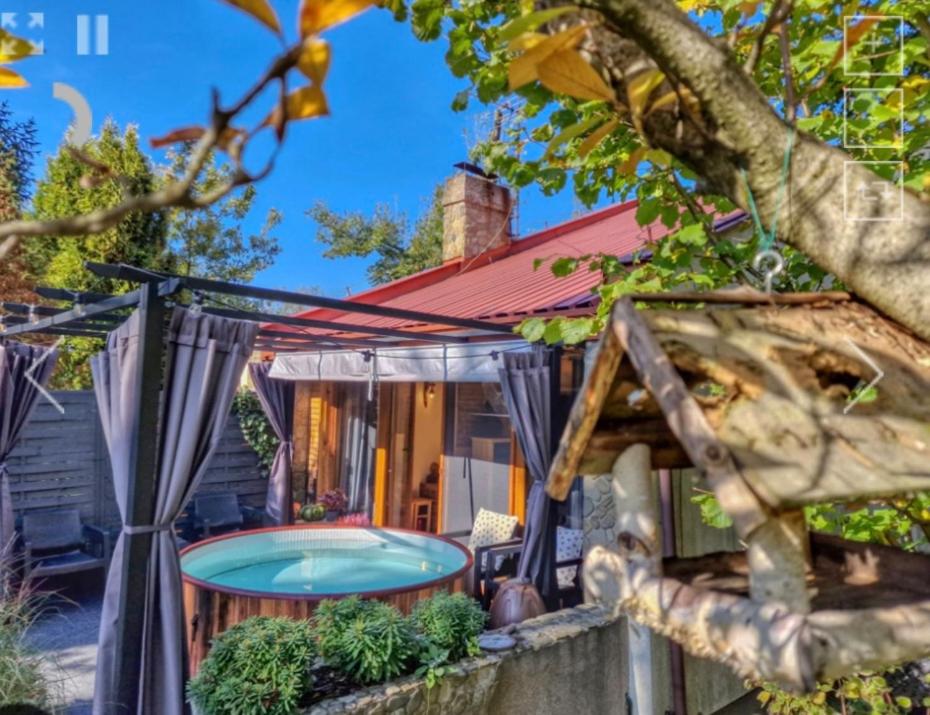 STRÓŻÓWKA SKI&SPA Domek nad rzeką z ogrodem i jacuzzi,narty. - B&B