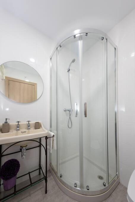 Preciosa vivienda con jardín andando a la playa - Chambres d'hôtes Porto do Son