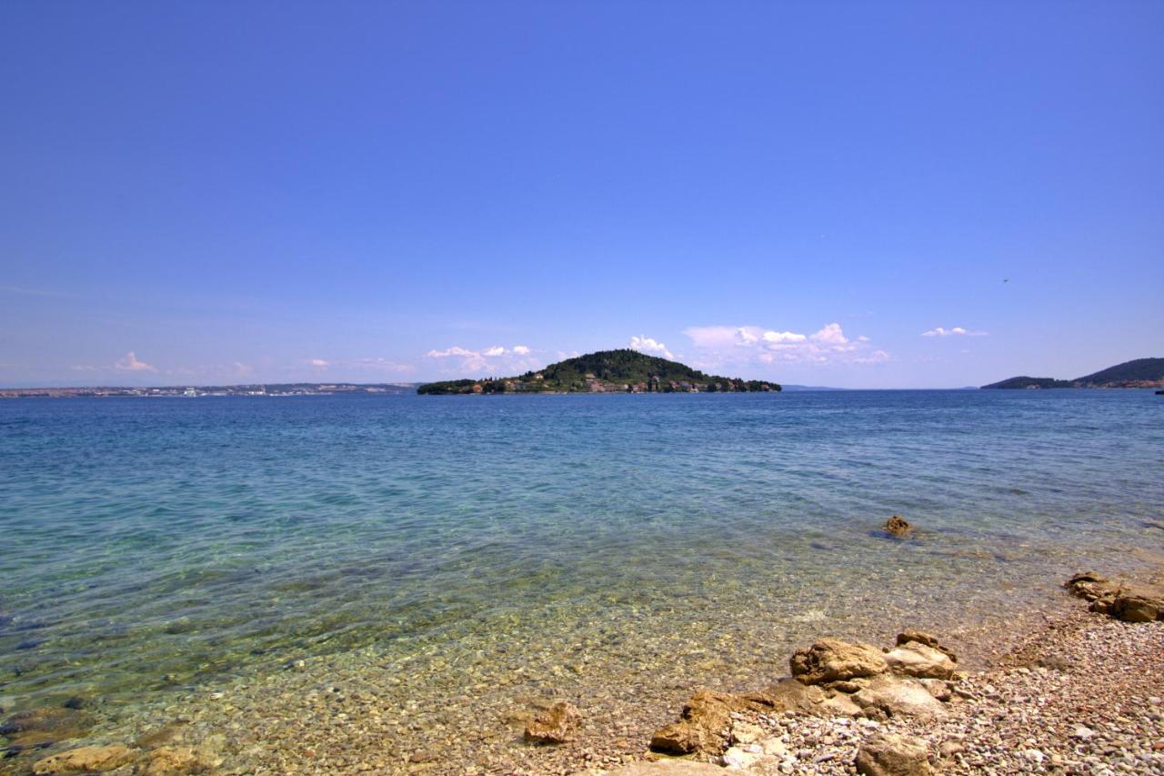 Beachfront Summer Oasis Preko - B&B