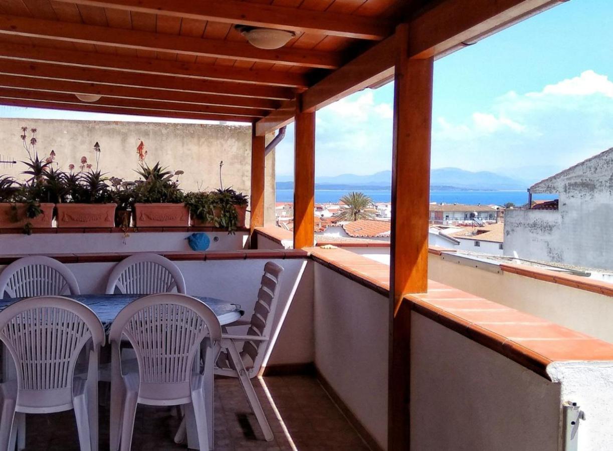 B&B Calasetta - Calasetta Comfy Apartment x5 - w/ Terrace - Bed and Breakfast Calasetta