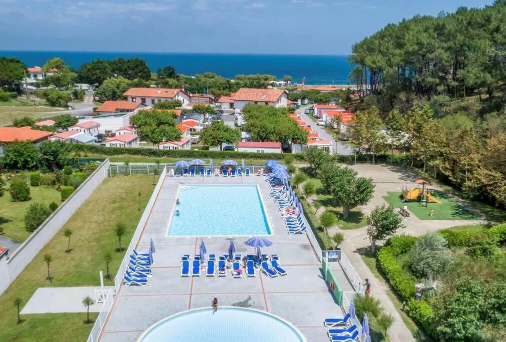 T2 Saint Jean de Luz - Résidence Iratzia - 200m plage - Piscine - Tennis - Chambres d'hôtes Saint-Jean-de-Luz