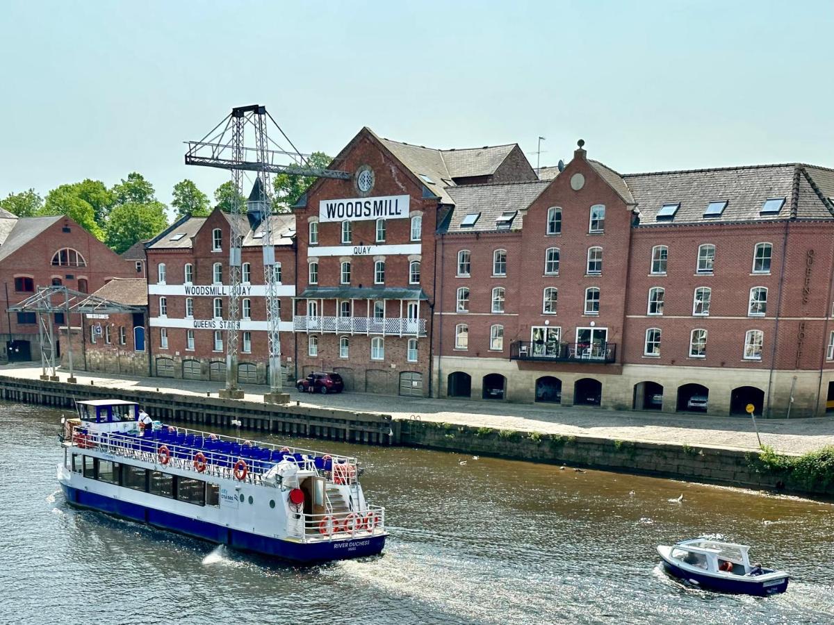 B&B York - Riverside Apartment at Woodsmill Quay - Bed and Breakfast York