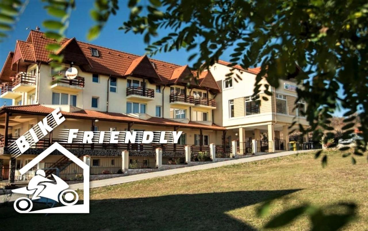 Pensiunea Carmen - Bikers Friendly Nest - B&B