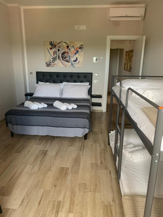 Deluxe Zimmer (2 Erwachsene & 1 Kind)