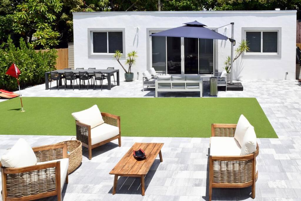 NO Wynwood Home with Guest House Spacious Outdoor with Jacuzzi - B&B