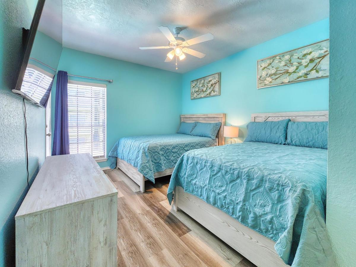 B&B Galveston - NEW!! 2BR 4 Beds Condo with Pool - Bed and Breakfast Galveston