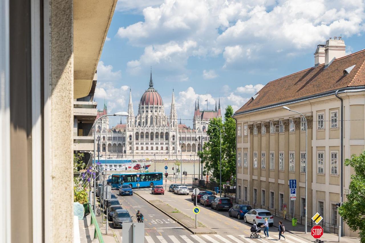 Bright Studio with Parliament view, Free Public Parking nearby - Chambres d'hôtes Budapest