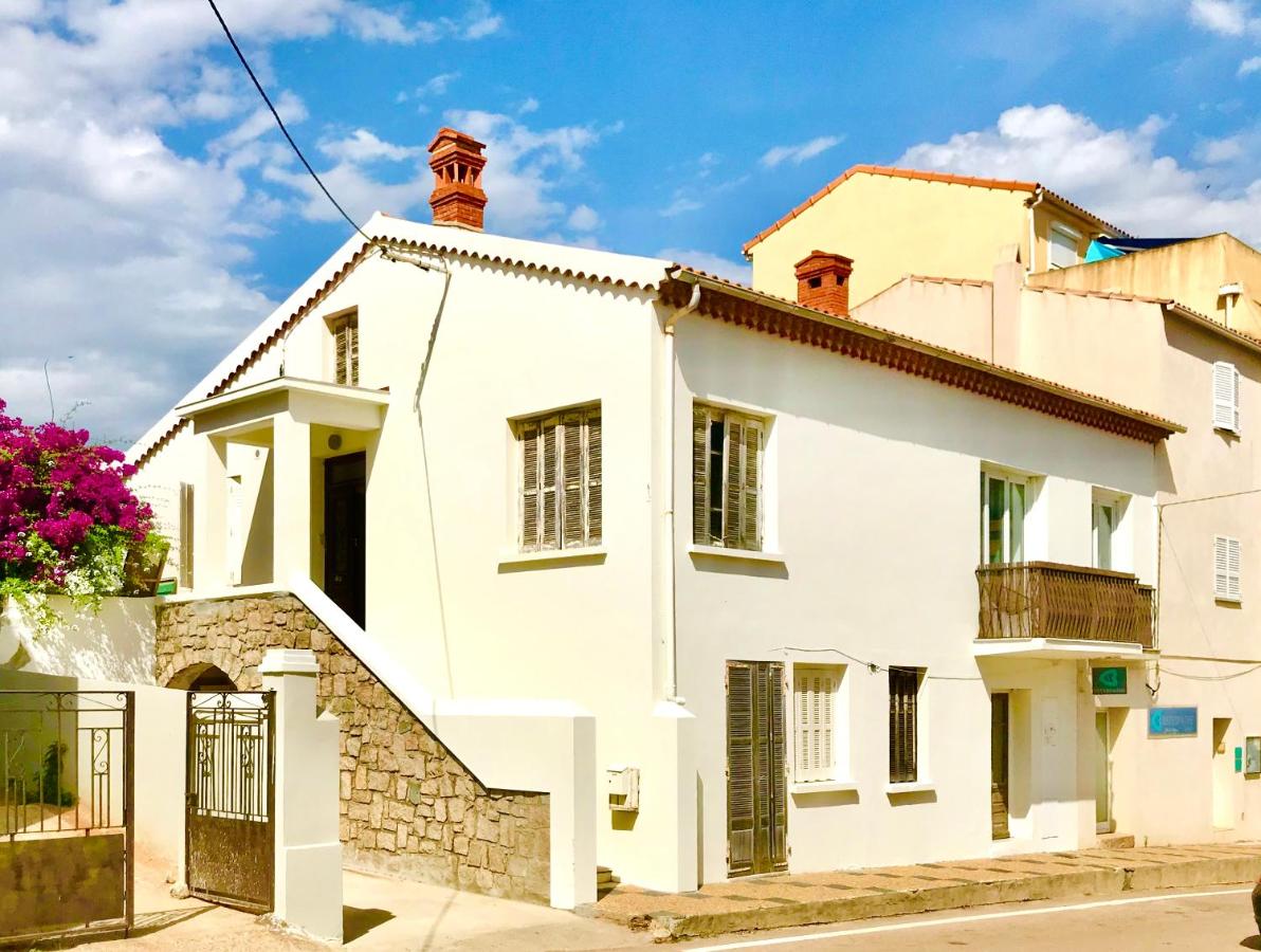 Chambre Double Deluxe - Vue Latérale sur Mer