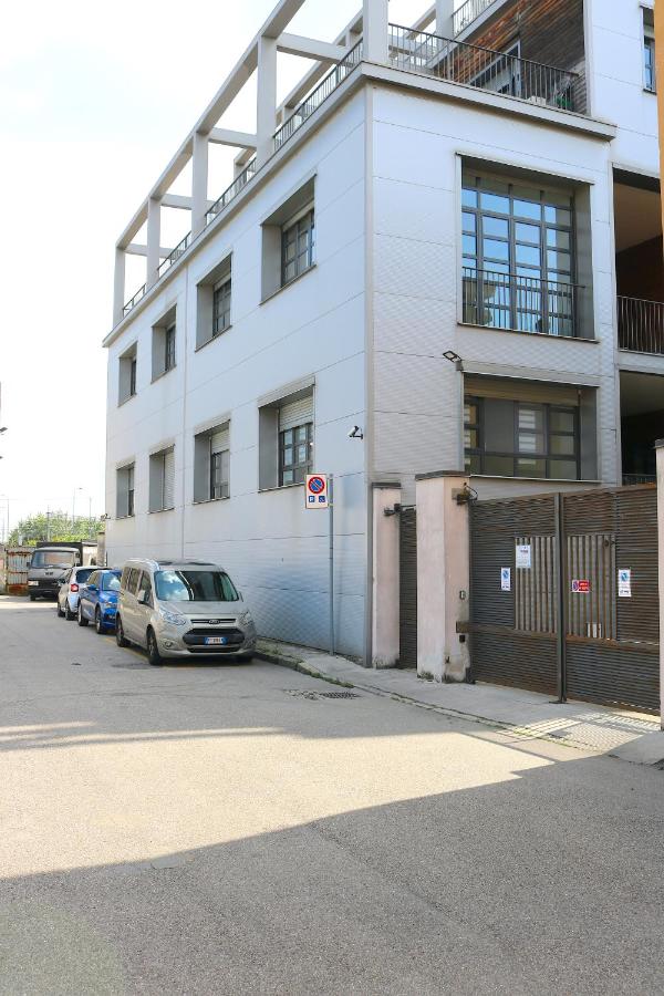 Smart and Comfy Apartment - Via Repubblica di San Marino - Ferienwohnung Mailand