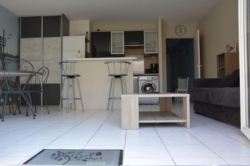 B&B La Rochelle - Spacieux T2 Gd confort jardin et garage privatifs - Bed and Breakfast La Rochelle