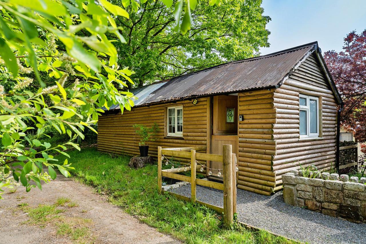 Finest Retreats - Trevoya Cabin - B&B