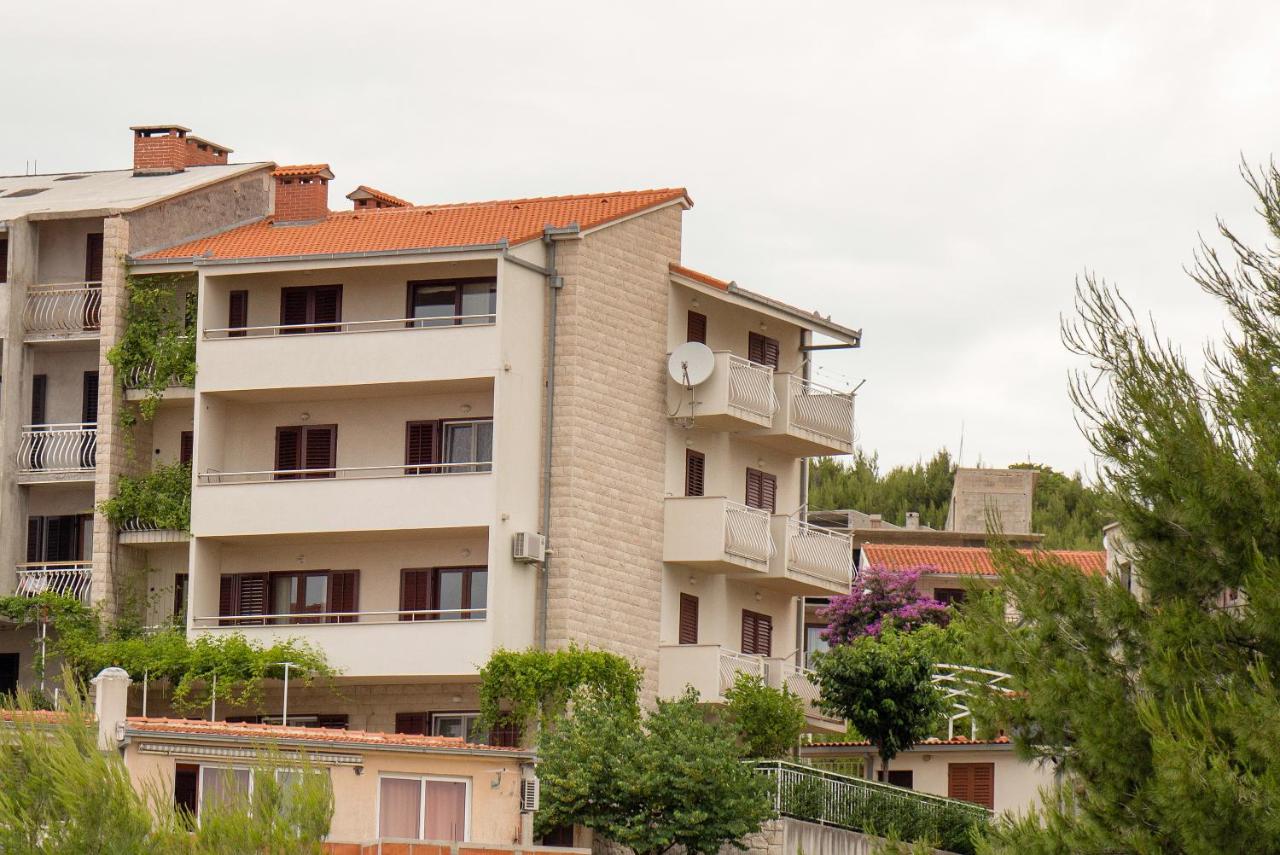 Apartment Lily - Bed and Breakfast Podstrana