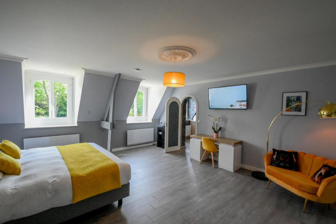 King Room with Pool View