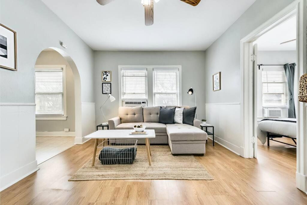 Global Cup The Haven Lower-Greenville Ave - B&B Dallas