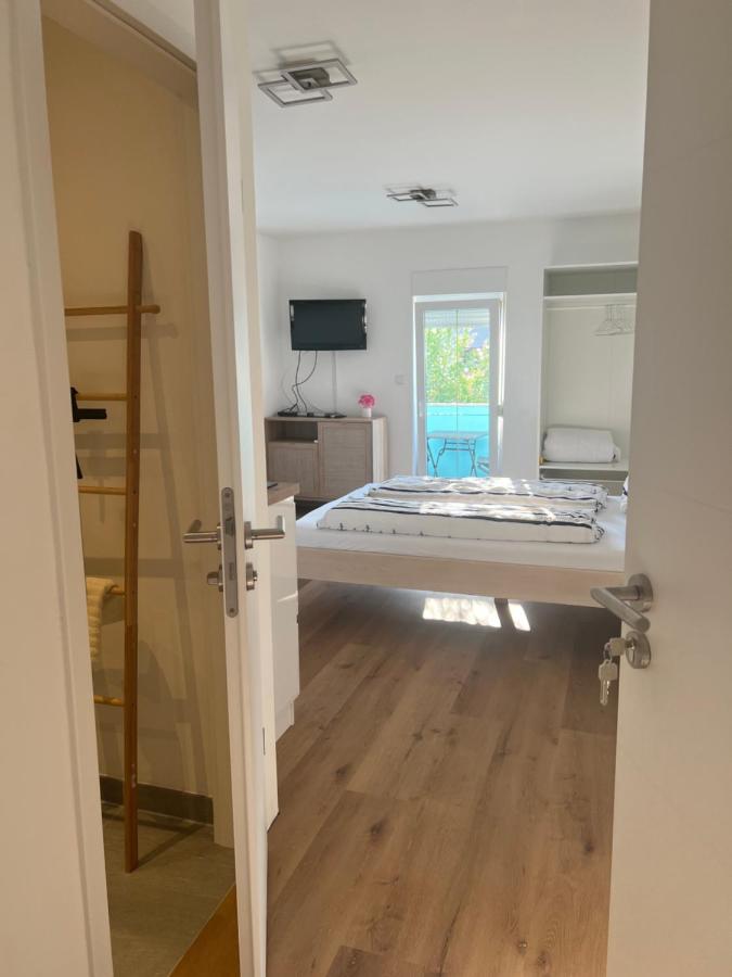 Apartments Domic - Ferienwohnung Nin