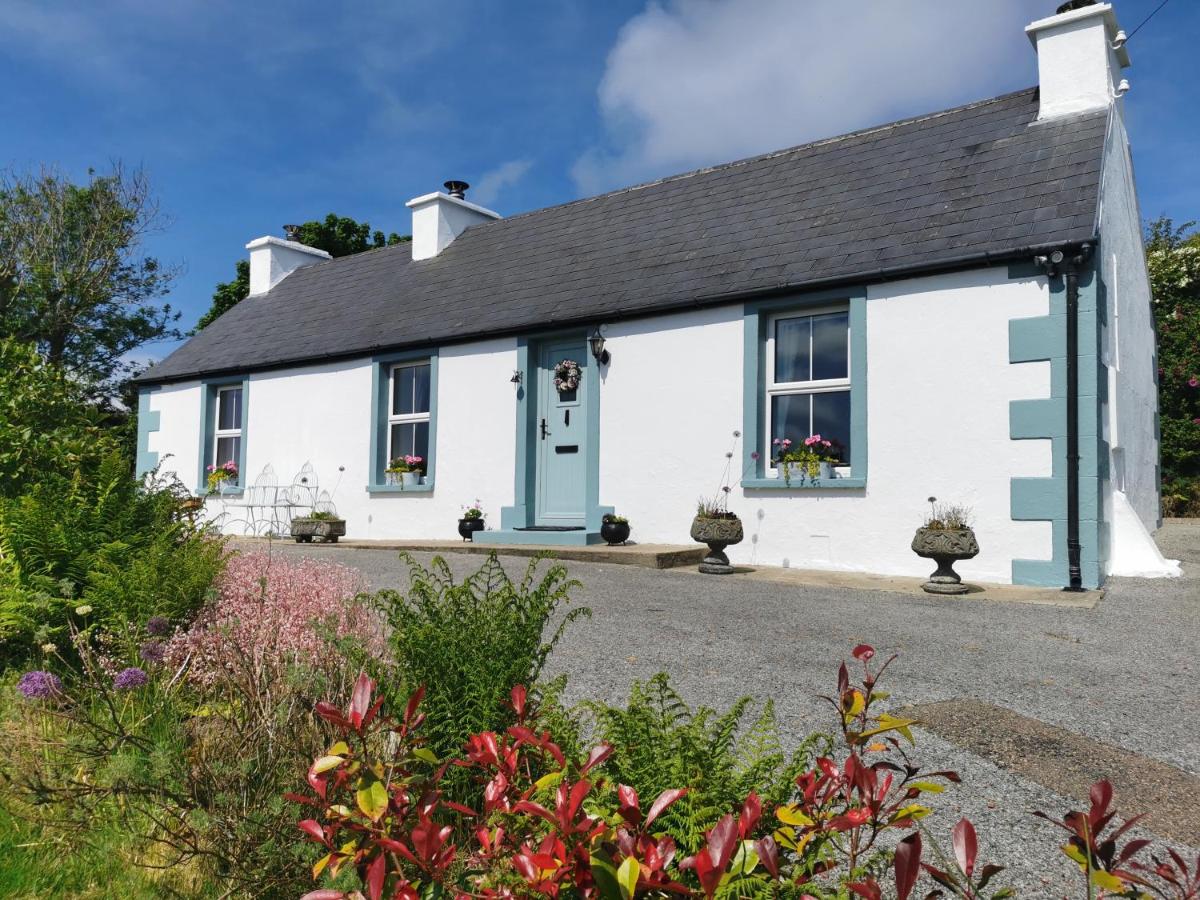 B&B Donegal - New Listing - Ladybird Cottage - Donegal - Wild Atlantic Way - Bed and Breakfast Donegal
