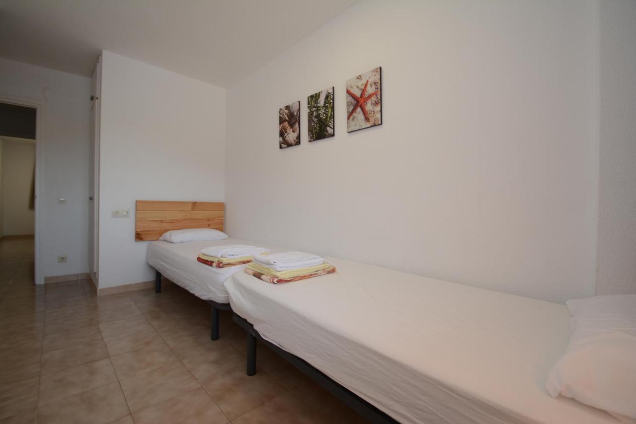 Two-Bedroom Apartment with Terrace Ground Floor (4-6)