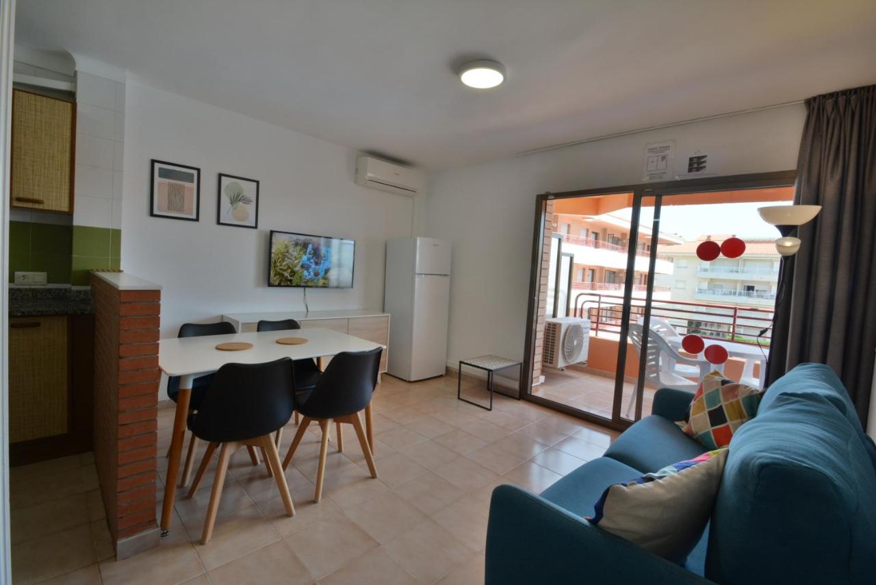 One Bedroom Apartment with Pool View (2-4)