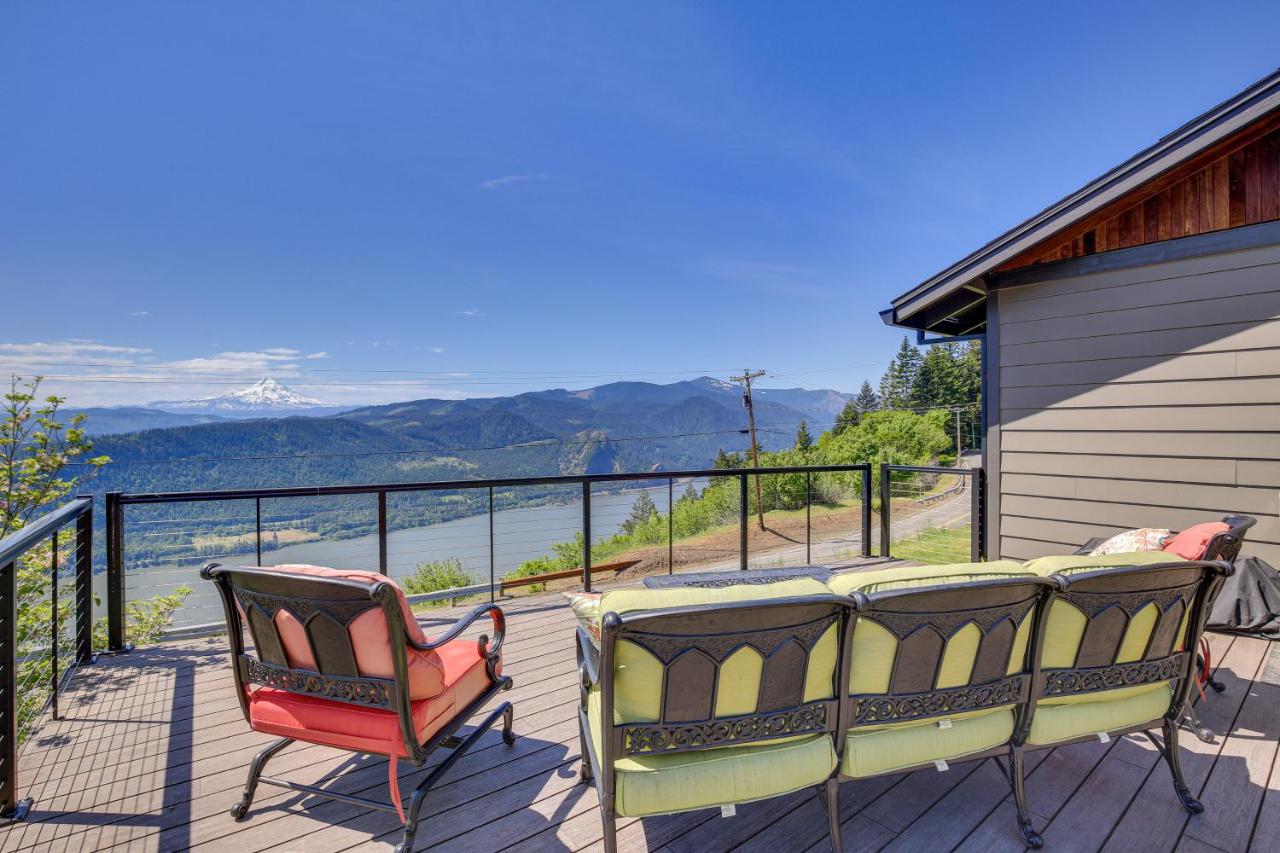 Mt Hood Views Modern Underwood Home with Deck! - B&B