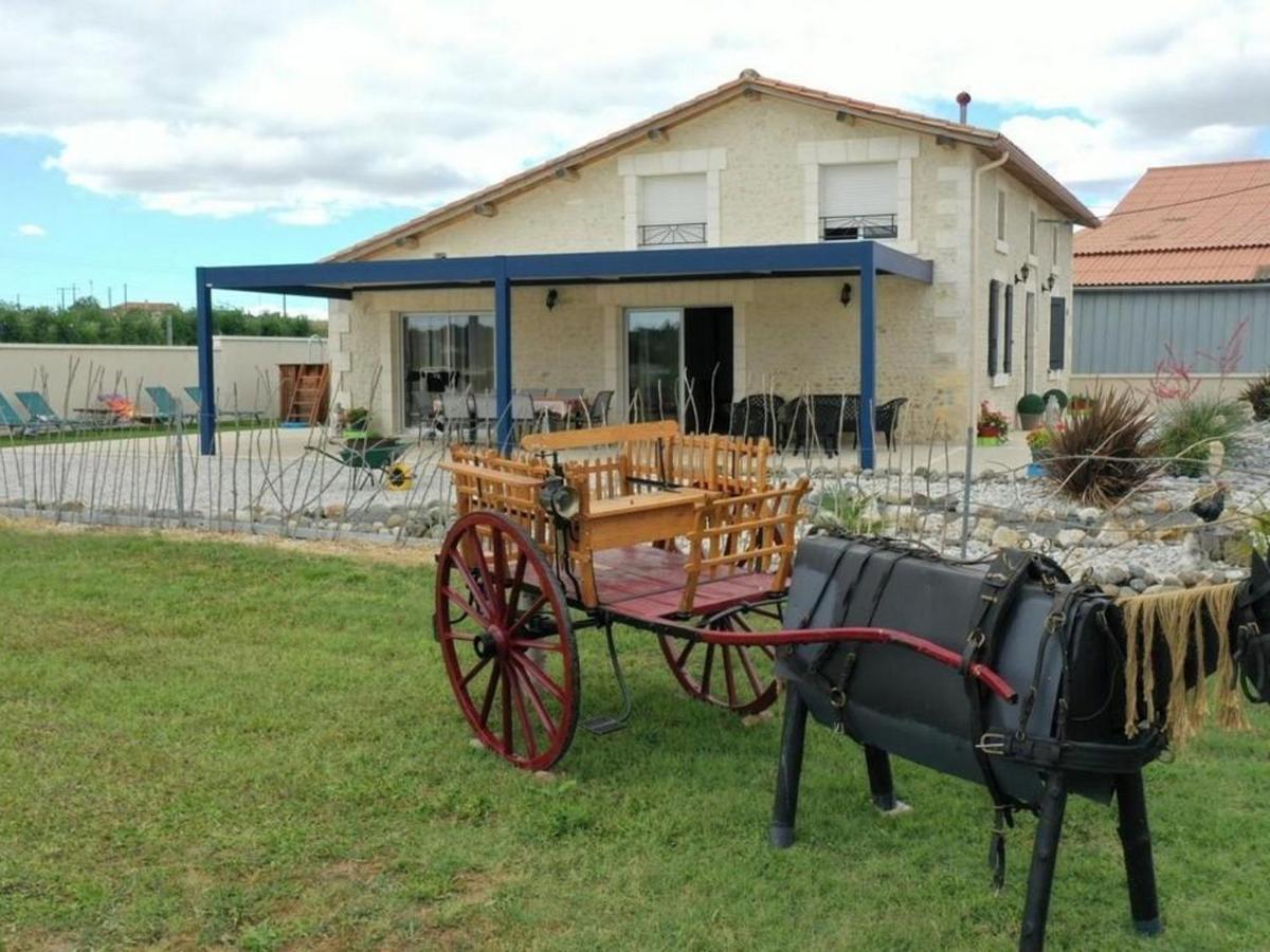 Gîte Charentais avec piscine, terrasse, et pêche - confort moderne et charme rural - FR-1-653-87 - Ferienwohnung