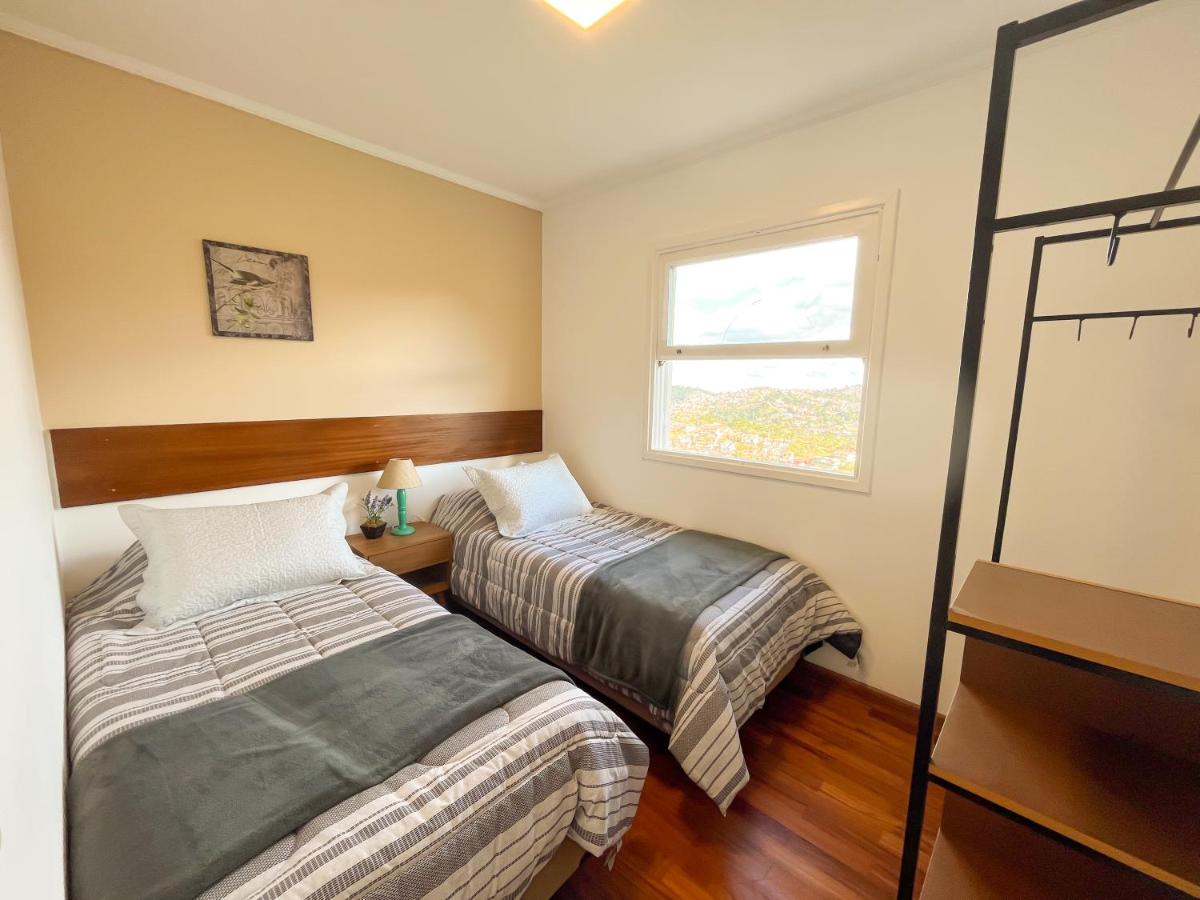 Apartment with Mountain View