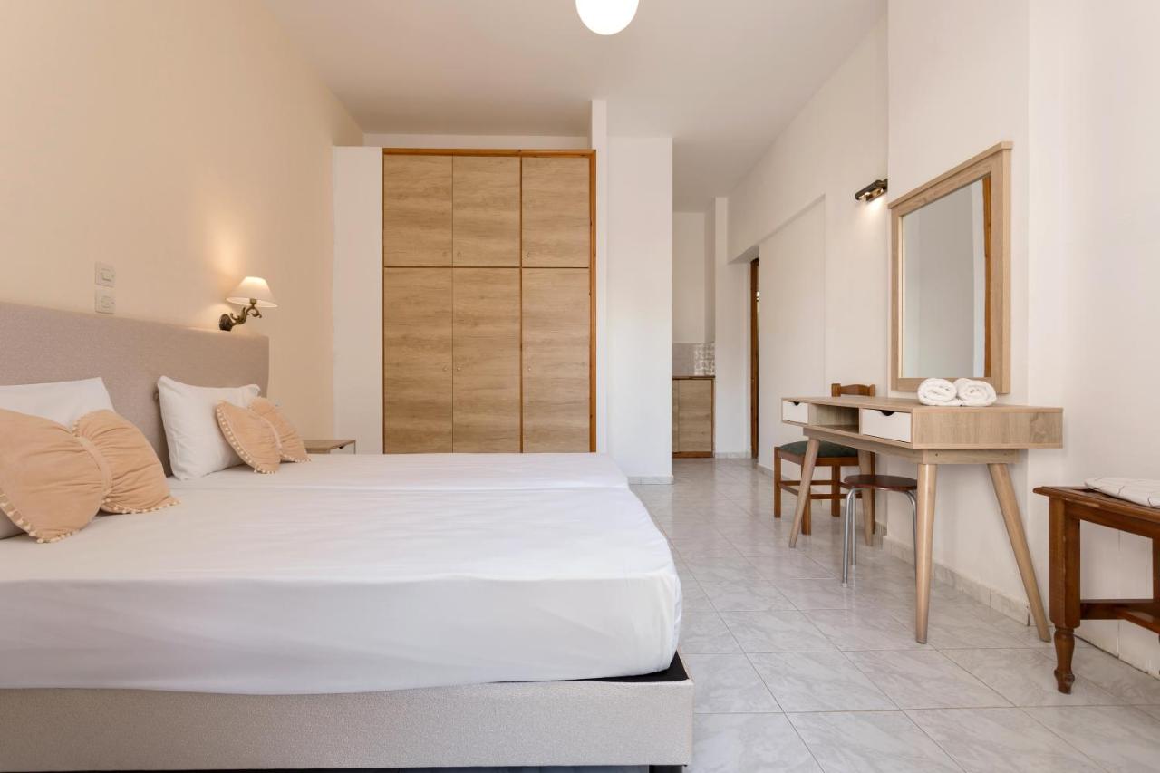 HOLIDAYS STUDIOS & APARTMENTS - B&B Laganás