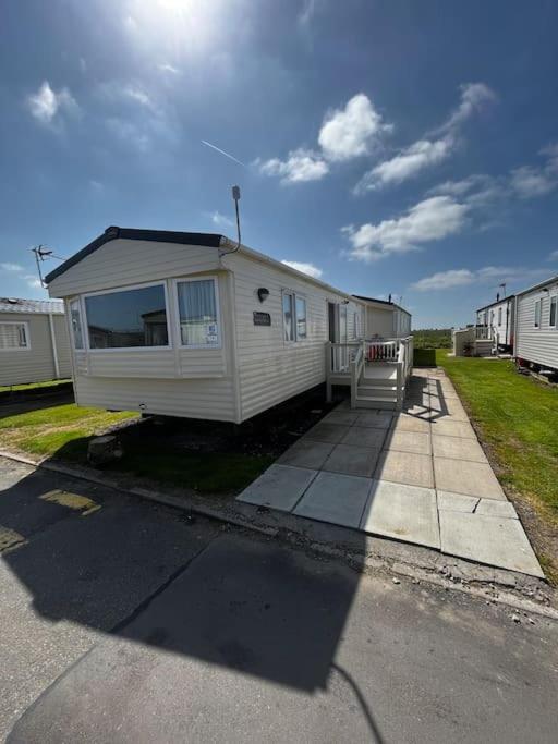 Whitstable, CW18, 2 bed park home, Alberta Holiday Park - B&B