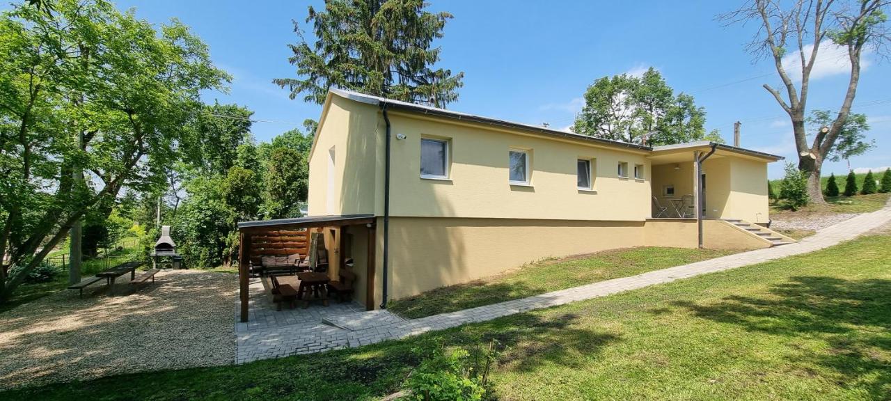 Chata nad kúpaliskom Santovka - Chambres d’hôtes