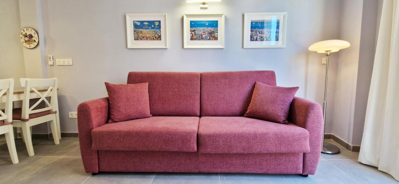 One-Bedroom Apartment with Balcony