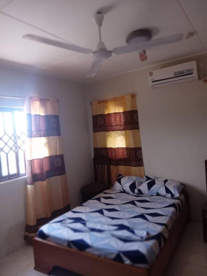 Spintex Villas - Available for Long Term Rentals - Chambres d’hôtes Ablekuma