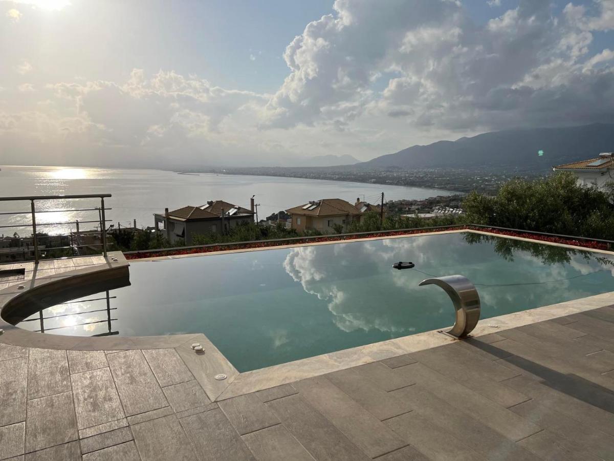 B&B Kalamata - Las Vergas - Enjoy our swimming pool in Kalamata, Greece - Bed and Breakfast Kalamata