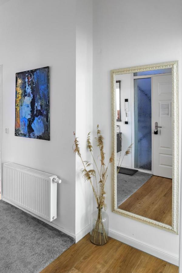 Modernes City-Apartment mit Blick in den Park und 2 Bäder H9 - Ferienwohnung