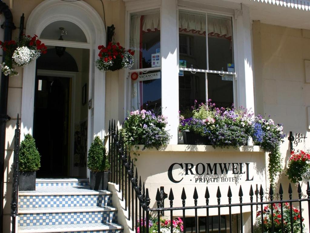 B&B Eastbourne - Cromwell House - Bed and Breakfast Eastbourne