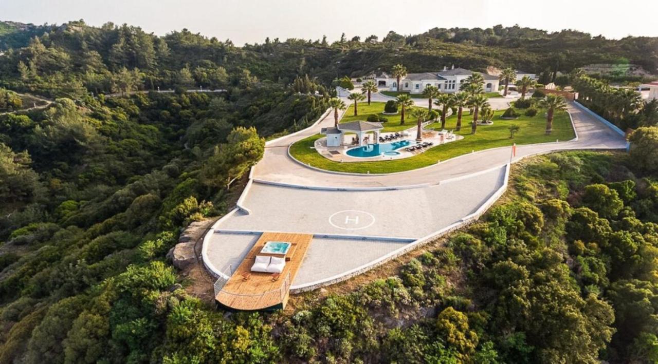 Crown Royal Luxury Villa Estates - B&B
